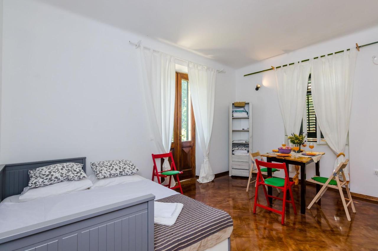 Eos & Vespera Apartamento
